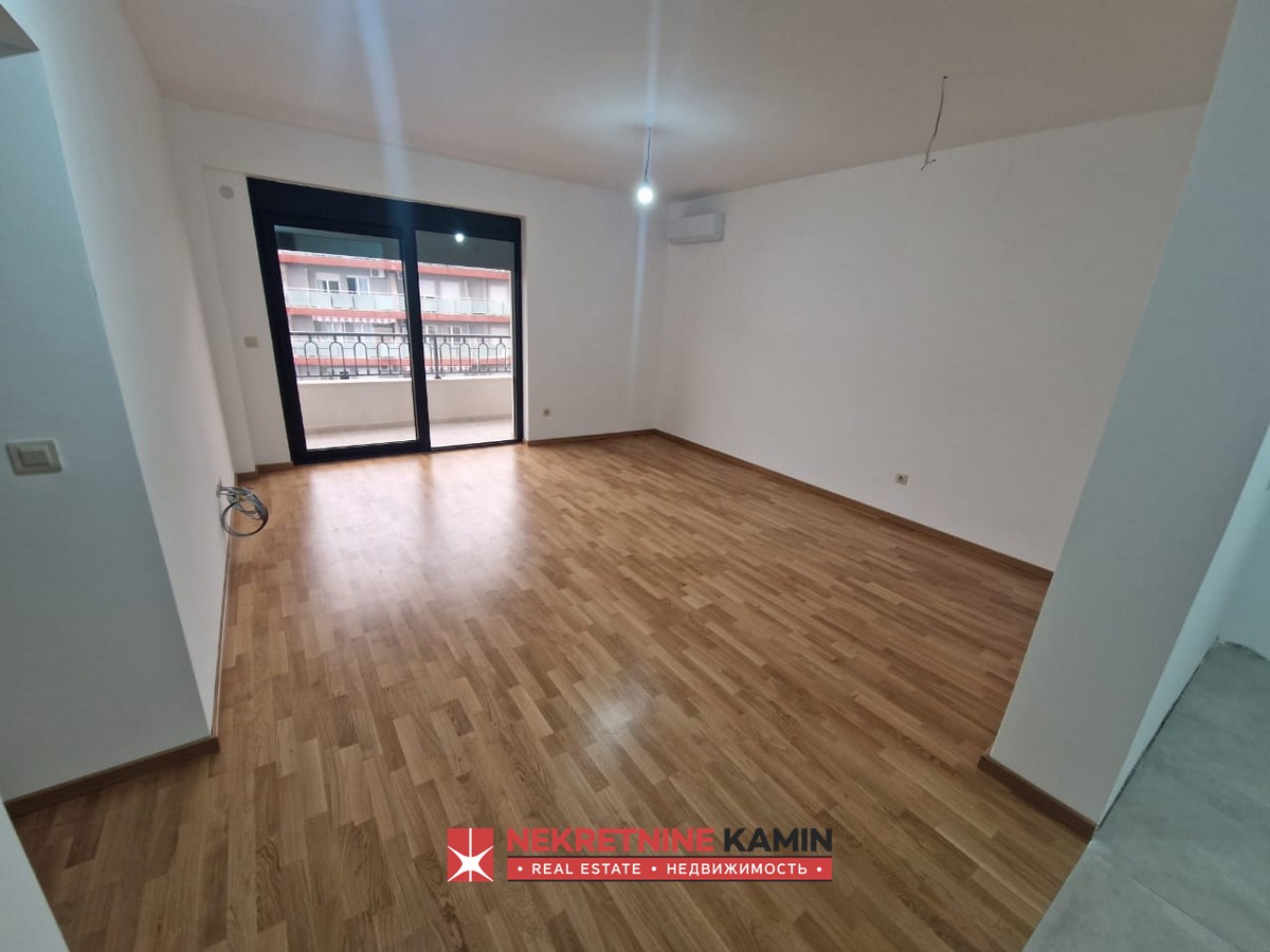Modern 85 m² Three-Bedroom Apartment with 2 Bathrooms and a Lift, Rozino, Budva
